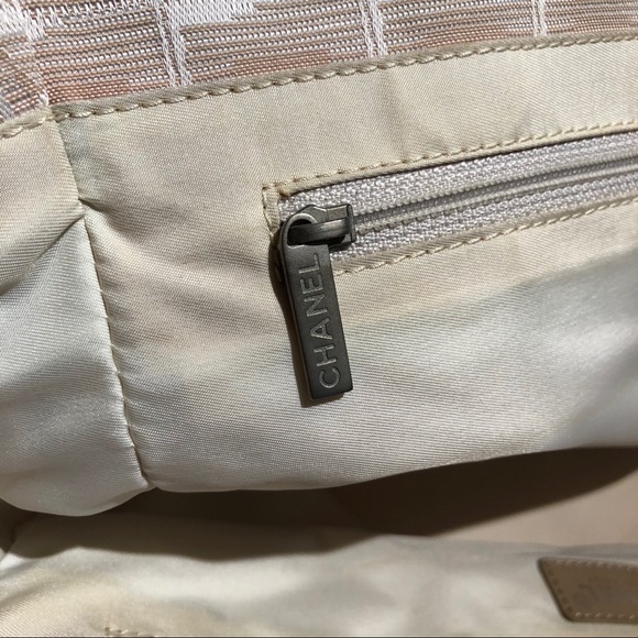 CHANEL TOTE BAG - Picture 5 of 10